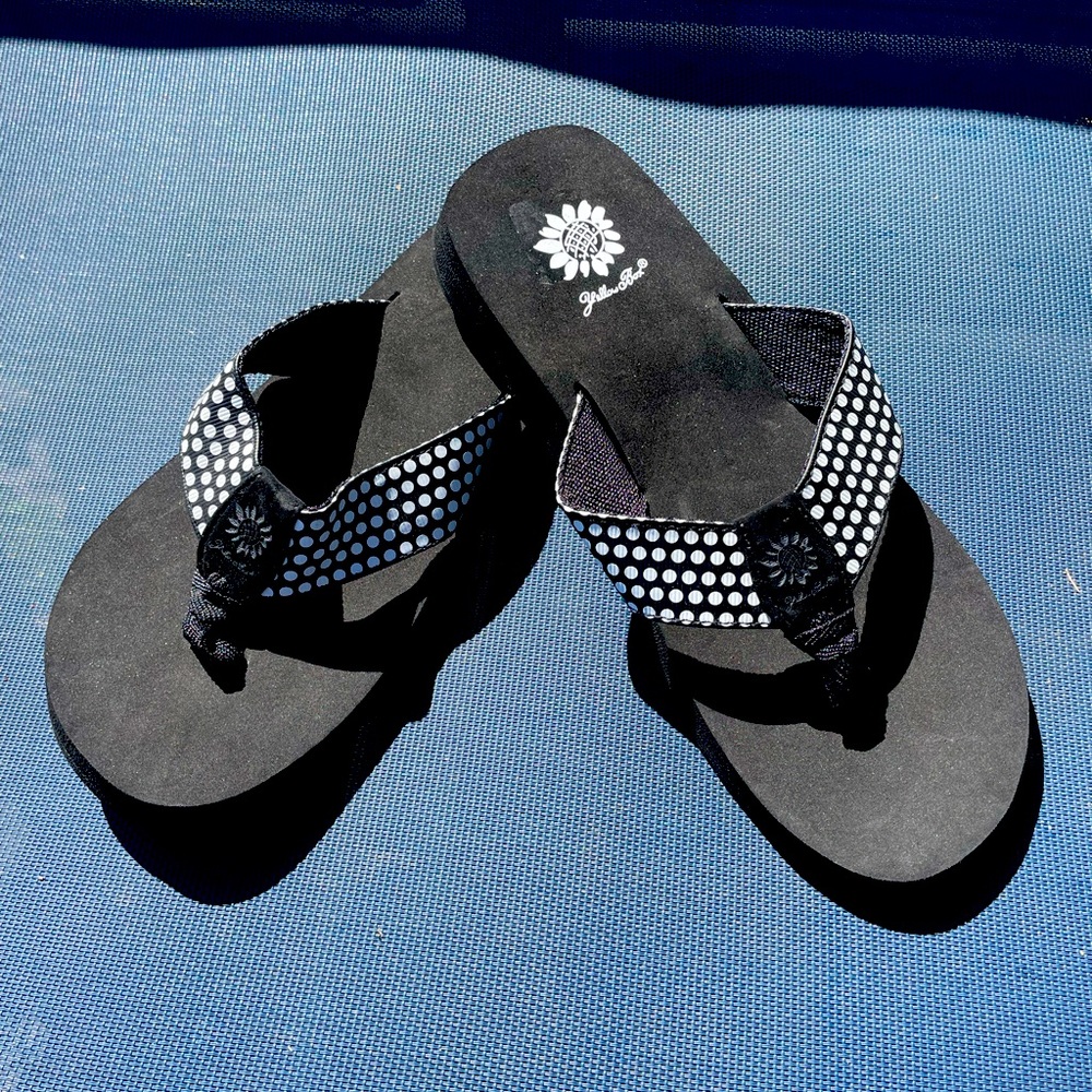 Yellow Box, Fromy, Black with White Dots, Flip Flops, Size 9.5